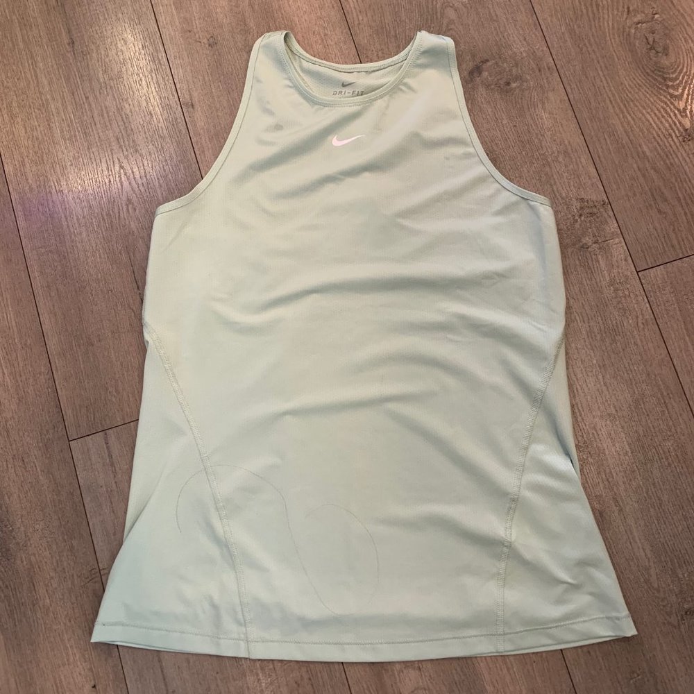 Nike Women's Sleeveless Workout Tank MINT Green Size Medium DRI FIT